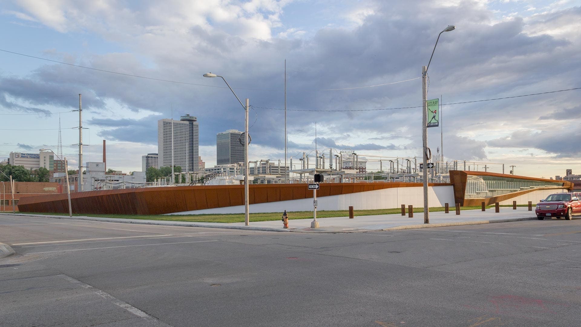 Crosstown Substation designed by Pendulum, featuring Solanum weathering steel metalwork.