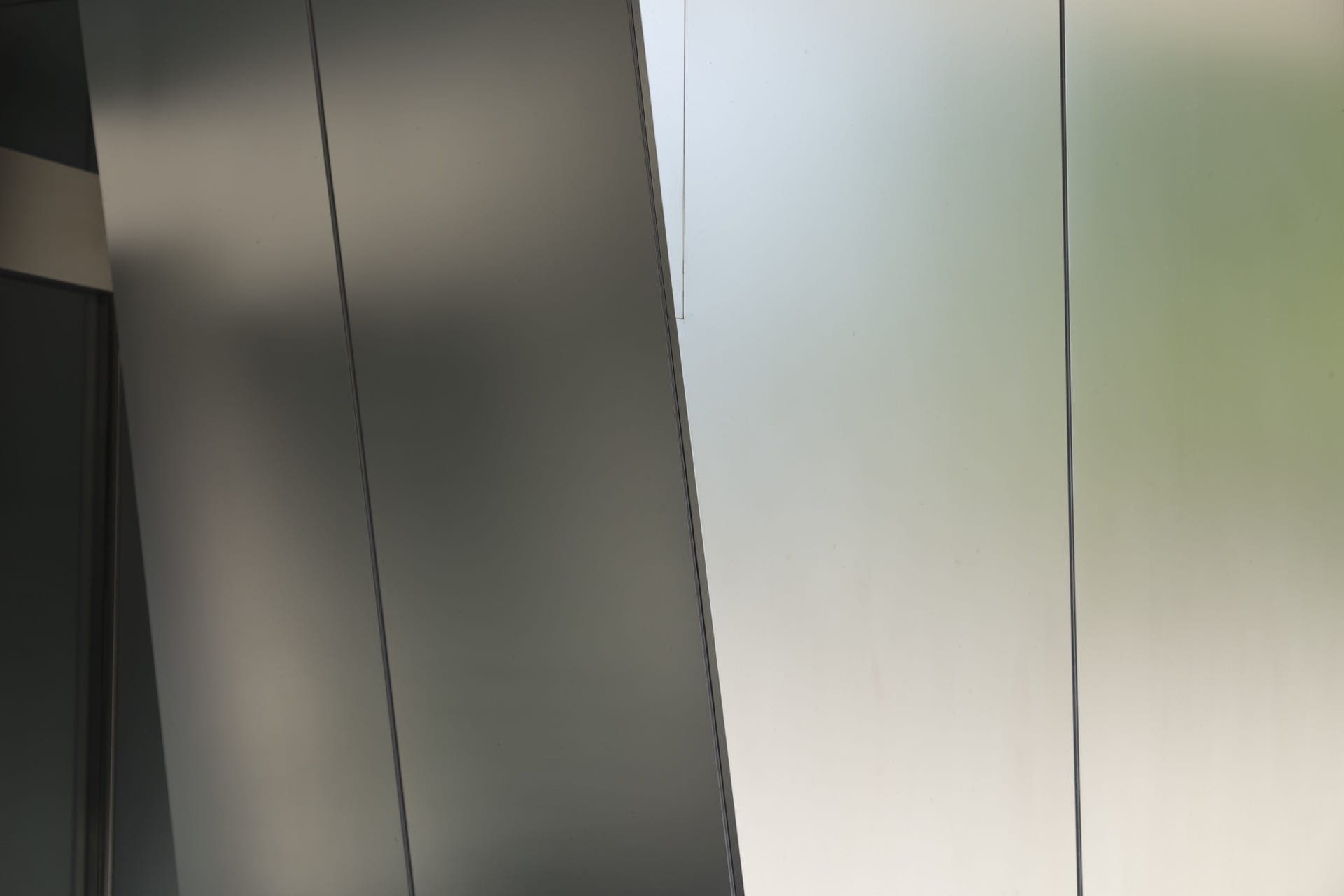Detail of the plate panel systems on the IBM Headquarters.