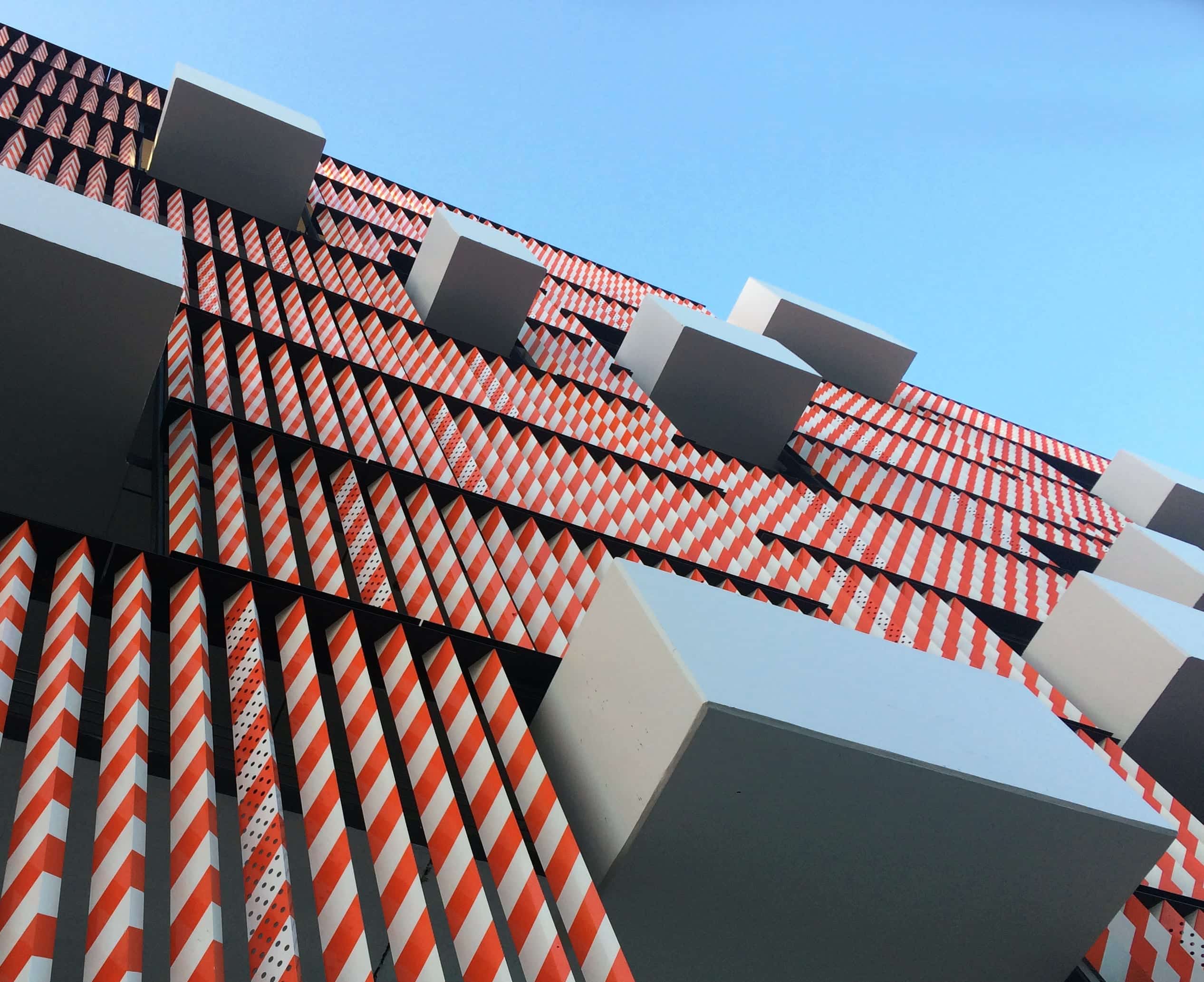 Detail of Barricades by K/R. Painted aluminum extrusions engineered and fabricated by Zahner.