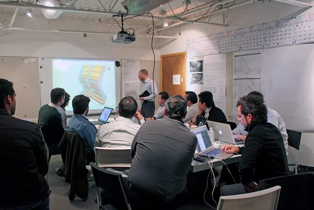 Rojkind and the Design Team meet at Zahner.