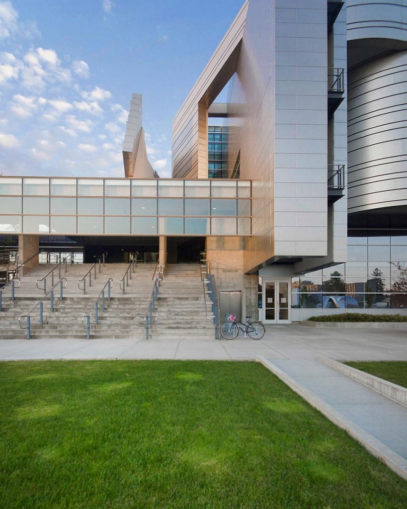 Federal Courthouse in Eugene, Oregon, designed by Morphosis.