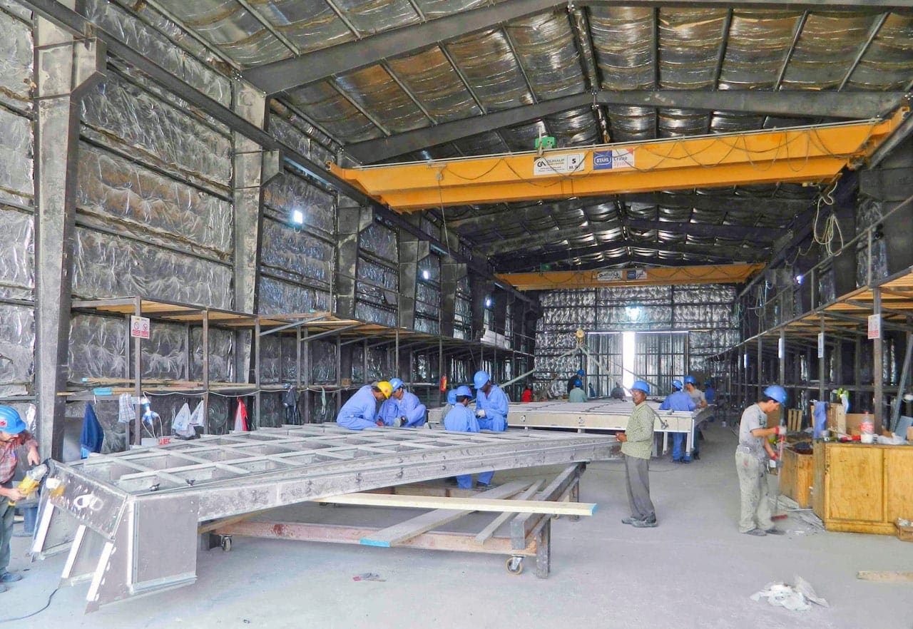 Assembly of an Export ZEPPS™ Panel in Doha.